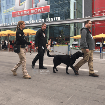 US Marshals Service K-9 Explosives Detection Agent and Canine Team Vel hooks Cro